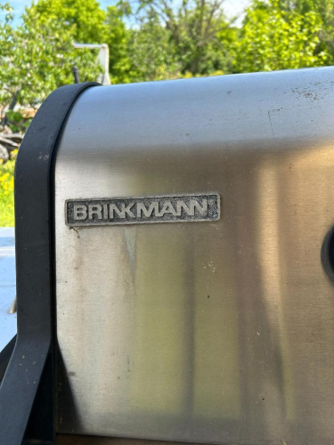 (1) BRINKMANN PROPANE BBQ GRILL