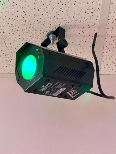 CHAUVET LX5 LED MOONFLOWER / EFFECT LIGHT FIXTURE WITH CEILING MOUNT.
