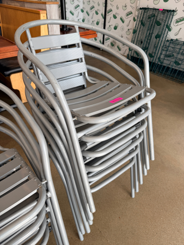 (6) METAL PATIO CHAIRS (STACKING )