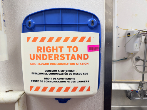 WALL MOUNTED SAFETY STATION ( EMPTY )