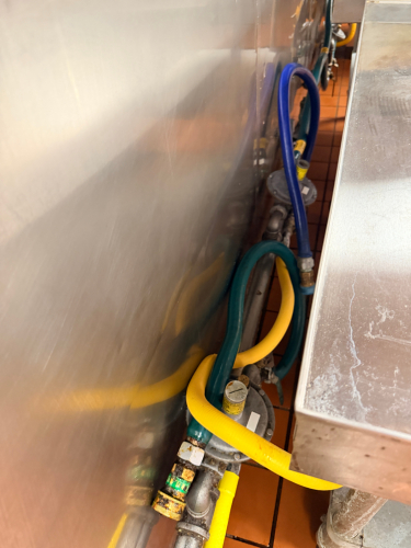 (4) QUICK CONNECT GAS LINES