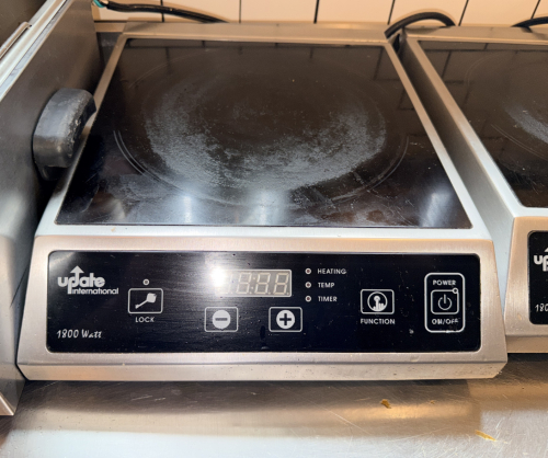 UPDATE INTERNATIONAL COMMERCIAL INDUCTION COOKTOP / PORTABLE BURNER