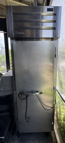 TRUE SINGLE DOOR COOLER. ( NON COOLING )