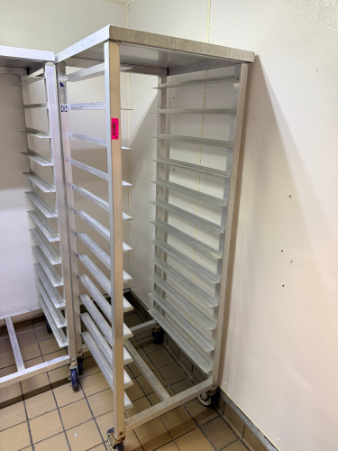 TWENTY PAN RACK RACK ( ON CASTERS )