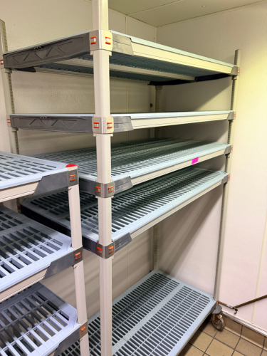 48" X 24" FOUR TIER PLASTIC SHELF.
