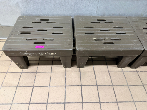 (2) 20" X 20" BROWN PLASTIC DUNNAGE RACKS