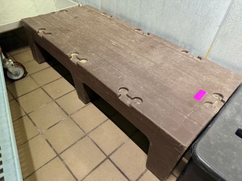 48" BROWN PLASTIC DUNNAGE RACK