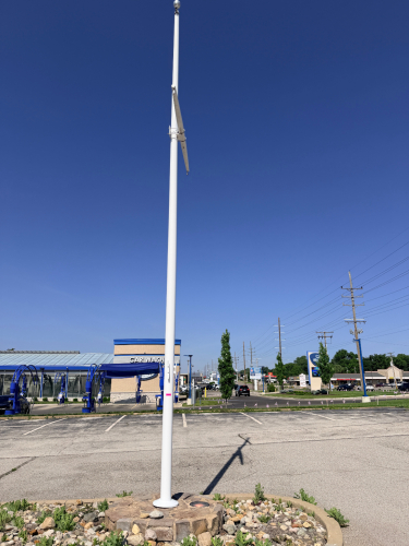 18-20' METAL FLAG POLE.