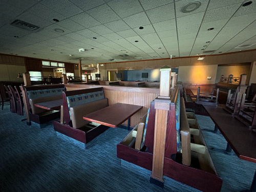 5 SECTION BOOTH PACKAGE WITH TABLES