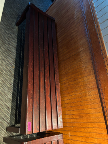 (1) WOODEN BENCH
