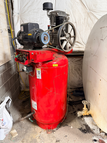 SNAP ON 80 GALLON 2 STAGE AIR COMPRESSOR.