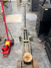 HEAVY DUTY FLOOR JACK - 2