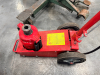 35 TON FLOOR BOTTLE JACK.