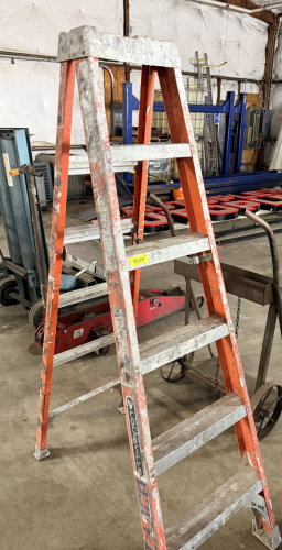 6' FIBERGLASS A FRAME LADDER