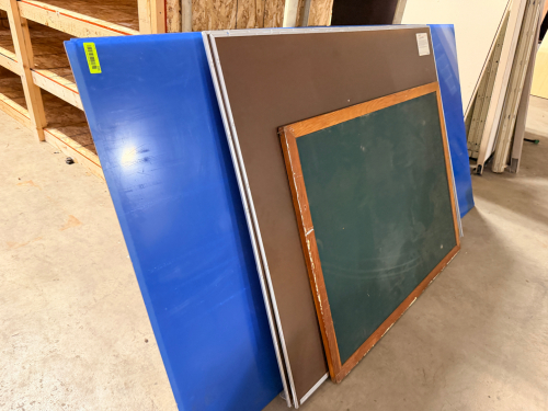 (1) LOT OF PLEXI GLASS MATERIAL