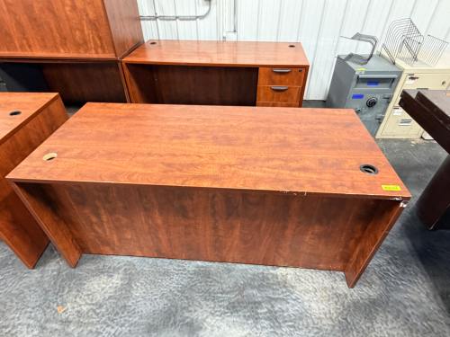 60" LAMINATE WOOD DESK W/ RETURN.