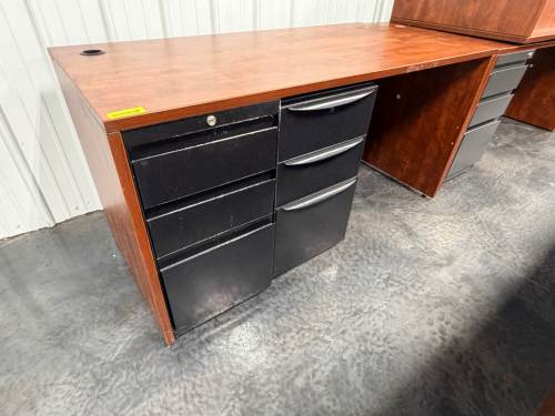 60" LAMINATE WOOD DESK