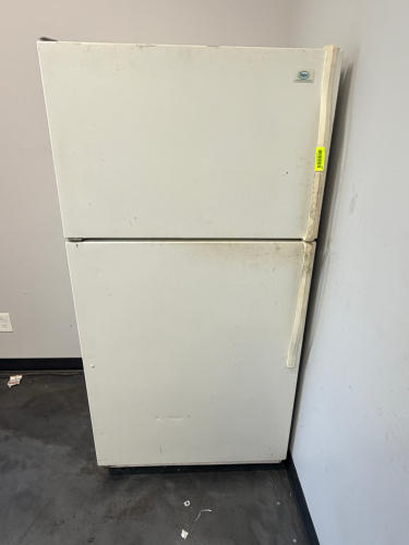 ROPER HOUSE HOLD REFRIGERATOR.