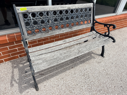 48" METAL FRAMED WOODEN PARK BENCH