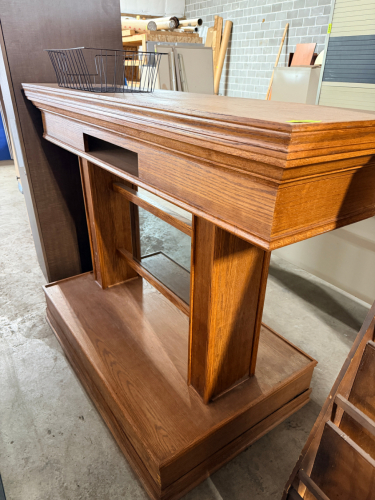 HARDWOOD PODIUM / ALTER