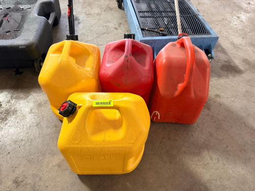 (4) PLASTIC GAS CANS