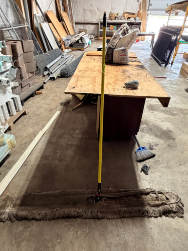60" DUST MOST