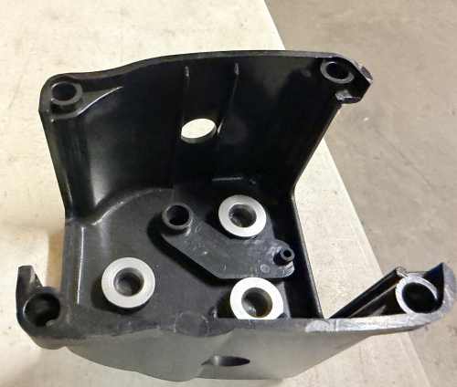 (1) BOX OF CAST / MOLDED INDUSTRIAL MOUNTING BRACKET ASSEMBLY, BLACK FINISH, WITH PRESSED STEEL BUSHINGS.