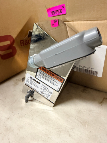 (2) MAX-AIR STAINLESS STEEL BALL VALVE ASSEMBLY WITH MAX-AIR RACK & PINION PNEUMATIC ACTUATOR. INDUSTRIAL AUTOMATED VALVE PACKAGE FEATURING STAINLESS STEEL THREADED BALL VALVE AND DOUBLE-ACTING ACTUATOR