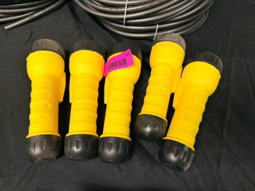 (5) YELLOW PLASTIC " C " BATTERY FLASH LIGHTS.