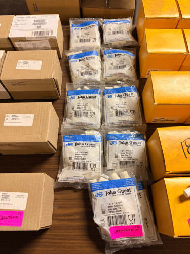 (10) BAGS OF PUSH-FIT STEM ADAPTORS. EACH BAG CONTAINS 10 FITTINGS FOR A TOTAL OF 100 PIECES. NEW IN ORIGINAL PACKAGING.