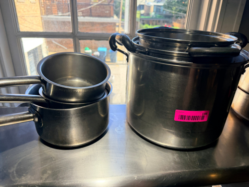 (6) PIECE STAINLESS STOCK POT AND SAUCE POT COOKING SET.
