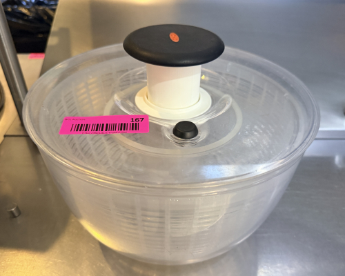 PLASTIC PUSH TOP SALAD SPINNER.