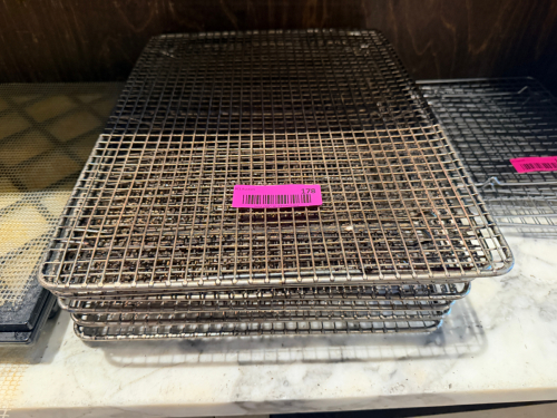(6) HALF SIZE WIRE COOLING PANS.