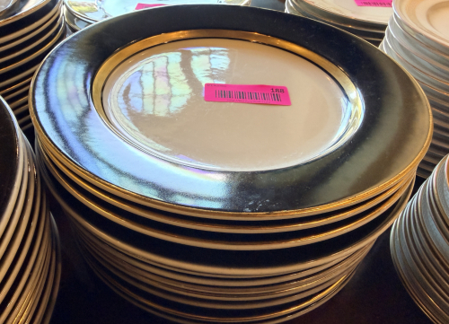 (12) 11" HOMER LAUGHLIN CHINA PLATES GLOSS BLACK RIM WITH IVORY CENTER.