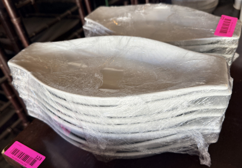 (14) 10.5" CHINA PLATTERS.
