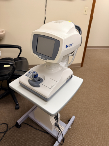 TOMEY RT-7000 AUTO REF-TOPOGRAPHER OPHTHALMIC DIAGNOSTIC SYSTEM WITH MOTORIZED TABLE/STAND.