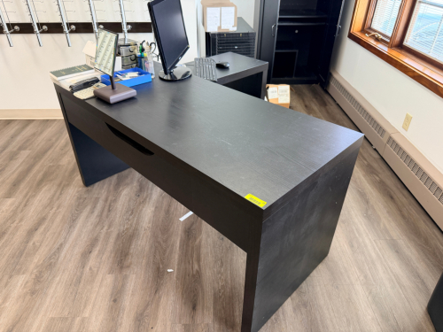 60" COMPOSITE WOOD DESK W/ RIGHT HAND RETURN