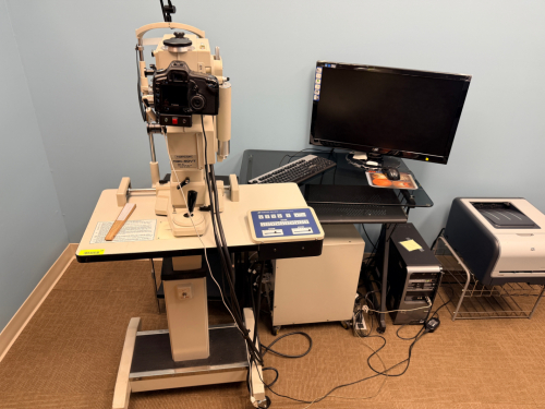 TOPCON TRC-50VT RETINAL CAMERA / OPHTHALMIC IMAGING SYSTEM WITH CANON EOS 5D DIGITAL CAMERA, TOPCON FD-31A ELECTRONIC FLASH DEVICE, COMPUTER WORKSTATION, LCD MONITOR, KEYBOARD, MOUSE