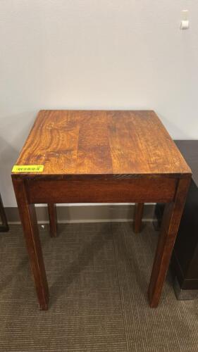 (1) WOODEN SIDE TABLE