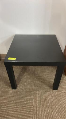 (1) BLACK SIDE TABLE