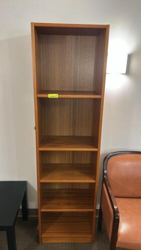 (1) GOLDEN BROWN 5 SHELF BOOK SHELF