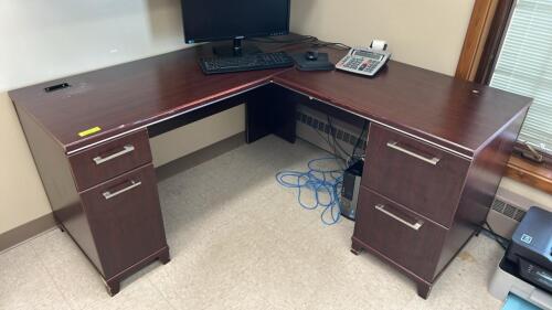 (1) L -SHAPED DESK
