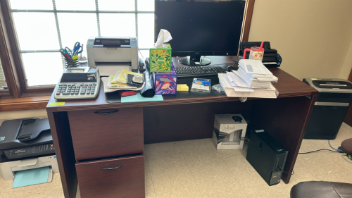 (1) DARK BROWN OFFICE DESK WITH DRAWS