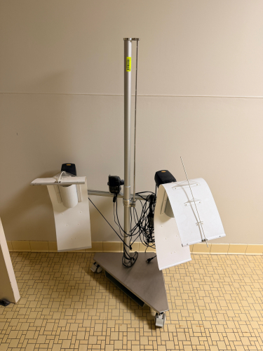 MOBILE MEDICAL / PHOTOGRAPHIC DOCUMENTATION LIGHTING SYSTEM WITH DUAL CURVED LIGHT PANELS, CAMERA MOUNT, AND ELECTRONIC FLASH UNITS