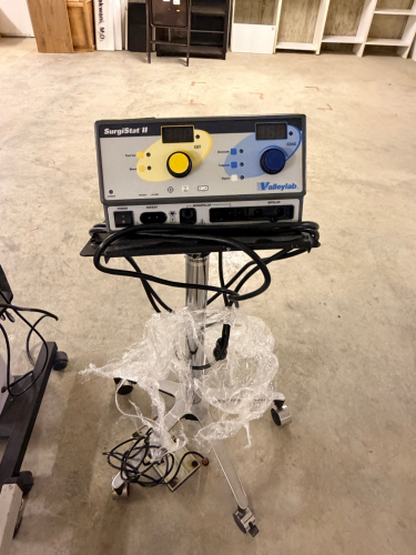 VALLEYLAB SURGISTAT II ELECTROSURGICAL GENERATOR / ELECTROCAUTERY UNIT WITH MOBILE STAND