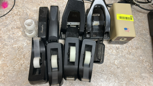 (1) LOT OF ASSORTED OFFICE SUPPLIES
