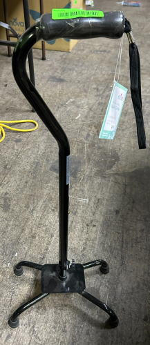 (1) QUAD CANE