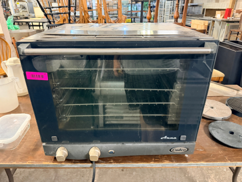 CADCO XAF023 COUNTER TOP ELECTRIC CONVECTION OVEN.