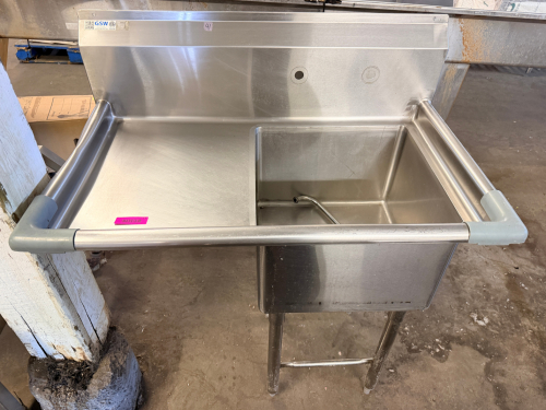 36" SINGLE WELL STAINLESS SINK W/ LEFT SIDE DRAIN BOARD.