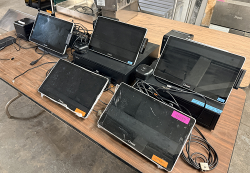 (3) TERMINAL TOAST TOUCH SCREEN POS SYSTEM W/ (3) WALL MOUNTED SCREENS.